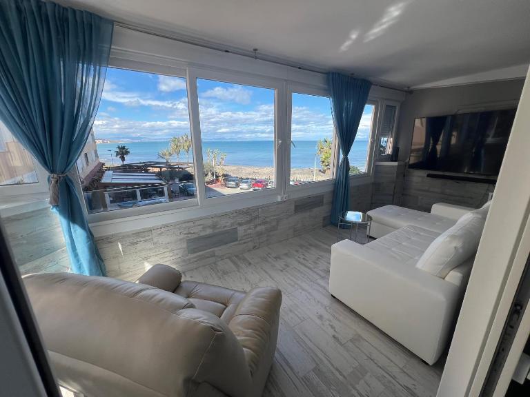 La Mata apartment on the first line of the sea - Chambres d'hôtes Torrevieja