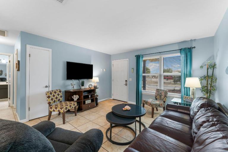 Beach Hideaway - Bed and Breakfast Panama City Beach