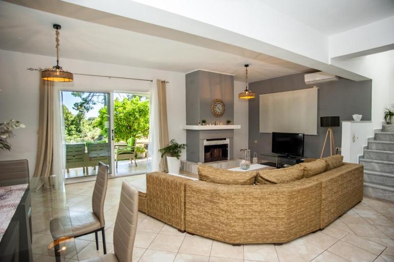 Gravanis IR Home - Chambres d'hôtes Pesáda