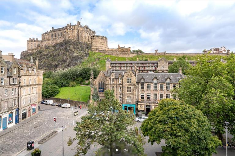 3 Bedrooms Flat in Central Edinburgh Old Town Sleeps 6 - B&B Edimburgo