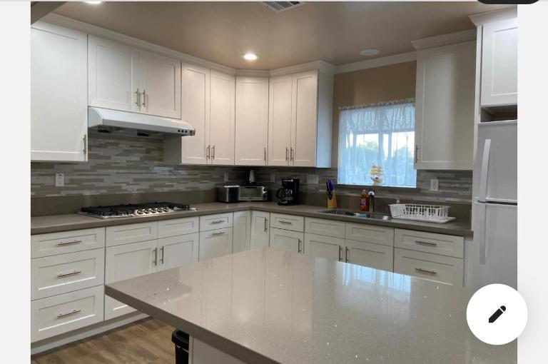 New! Cozy Gated 3BR, 2BA Vacation Home - B&B Rosemead