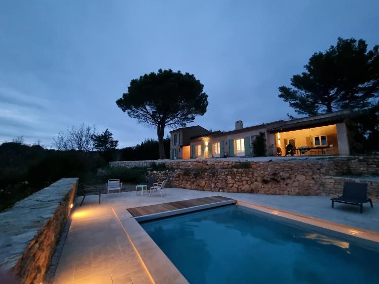 Villa "L'élégante" avec vue imprenable - B&B Tourtour