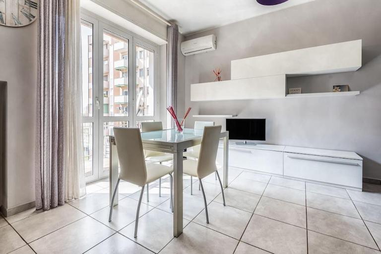 Smart Stay Milano - apartment free wifi fibra - Policlinico San Donato - Chambres d'hôtes San Donato Milanese