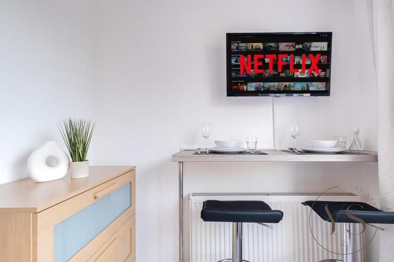 Modern Studio 2C in Longton Near Alton Towers with Wi-Fi and Smart TV - Ferienwohnung Stoke-on-Trent