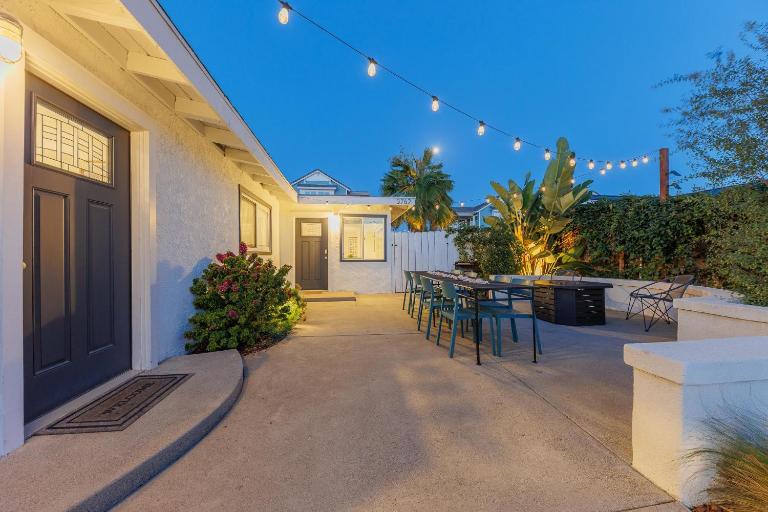 Charming Beach Bungalows - 4BR, Sleeps 10, Pets OK - Ferienwohnung Carlsbad