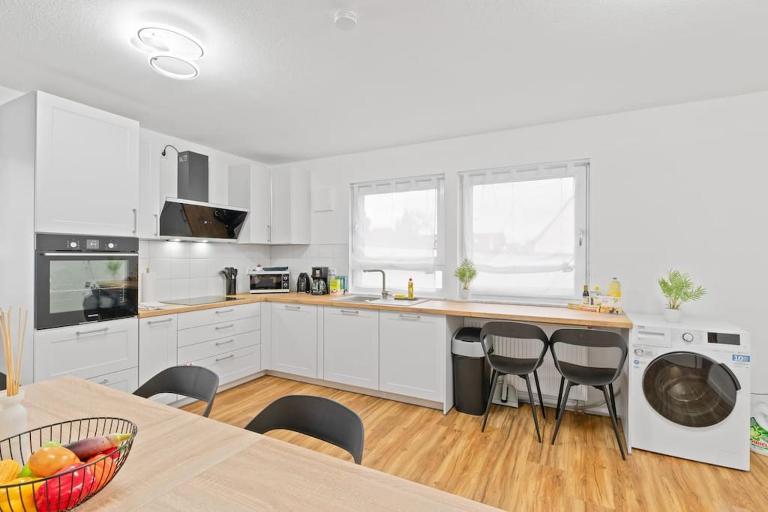 W01 Große Wohnung für Teams - Chambres d'hôtes Wendlingen am Neckar