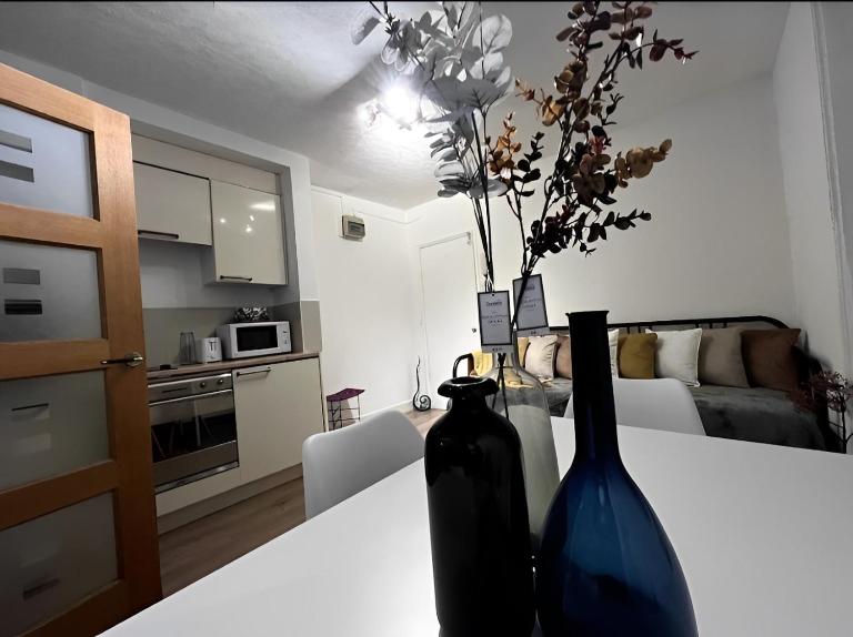 Great 1 bed flat London/Chiswick - Bed and Breakfast Londen