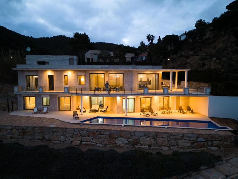 Gran Piscina Hidromasaje playa privada y sauna - B&B Tossa de Mar