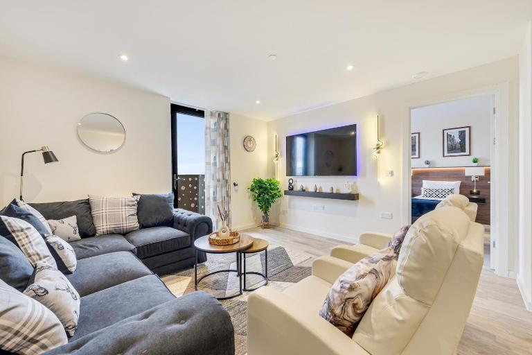 Stunning 2 Bed Apartment U6 - Sleeps 8 - B&B Liverpool