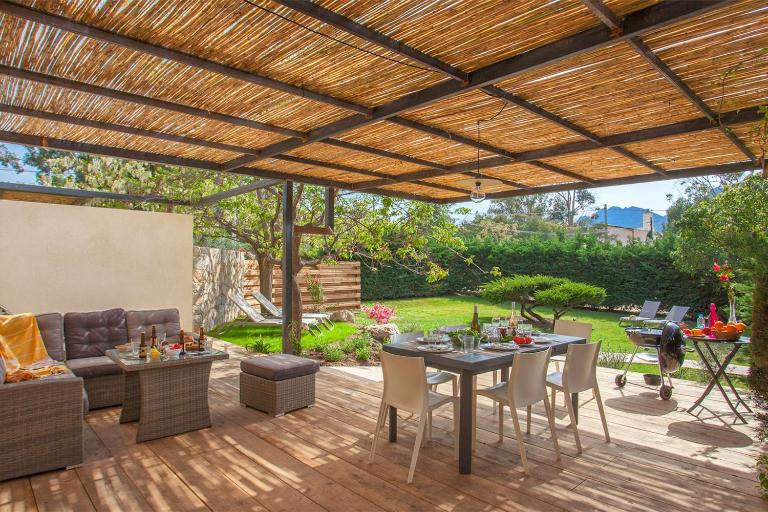 Villa "Albizzia" avec terrasse et jardin 6 à 8 personnes - B&B Calvi