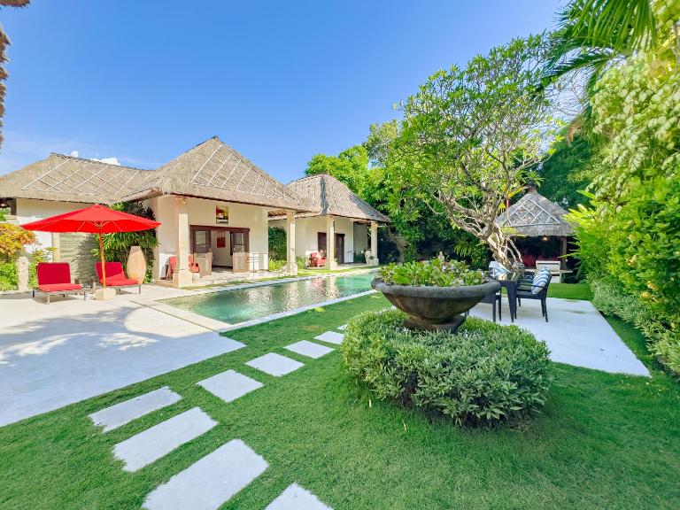 Villa Bugis Abimanyu Seminyak - B&B Seminyak