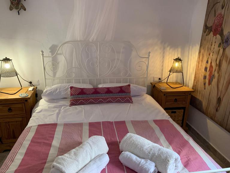 Casa Meraki - Entire Private Suite , 1 bed , Lounge Kitchen , Shower Room & More - B&B Bédar