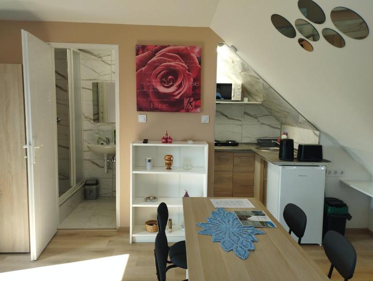 Viola Apartmanok Bogács - B&B Bogács
