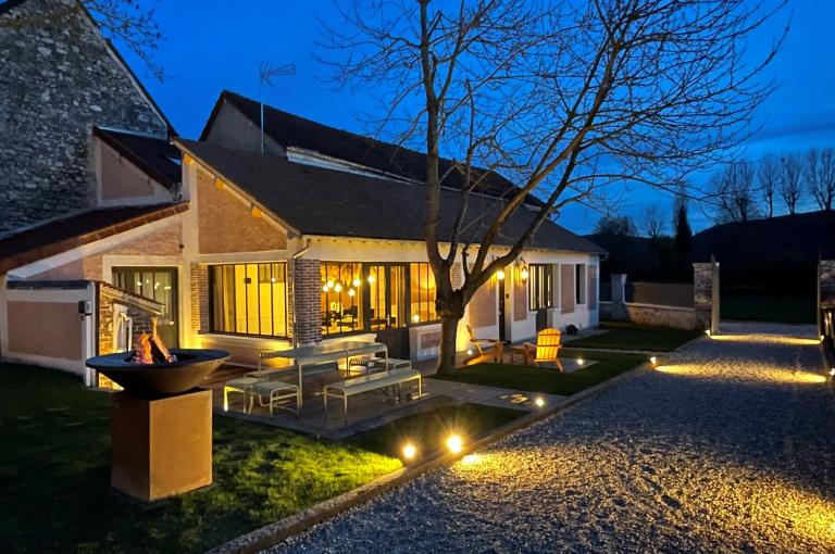 La Petite Maison de Giverny - Gîte de charme 5 étoiles au cœur du village - Maison 3 Chambres 3 Salles de Bain - Jardin - Privatisation - B&B Giverny