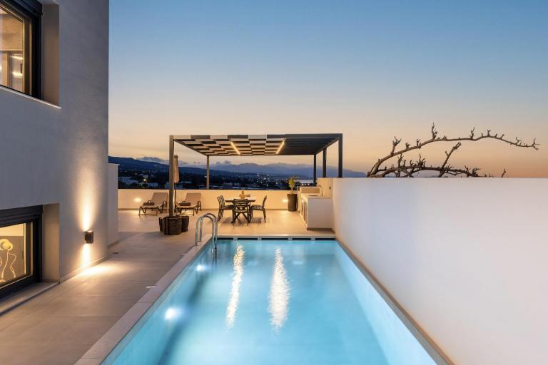 Villa Aelia - With Private Pool & Sauna - B&B Pigi