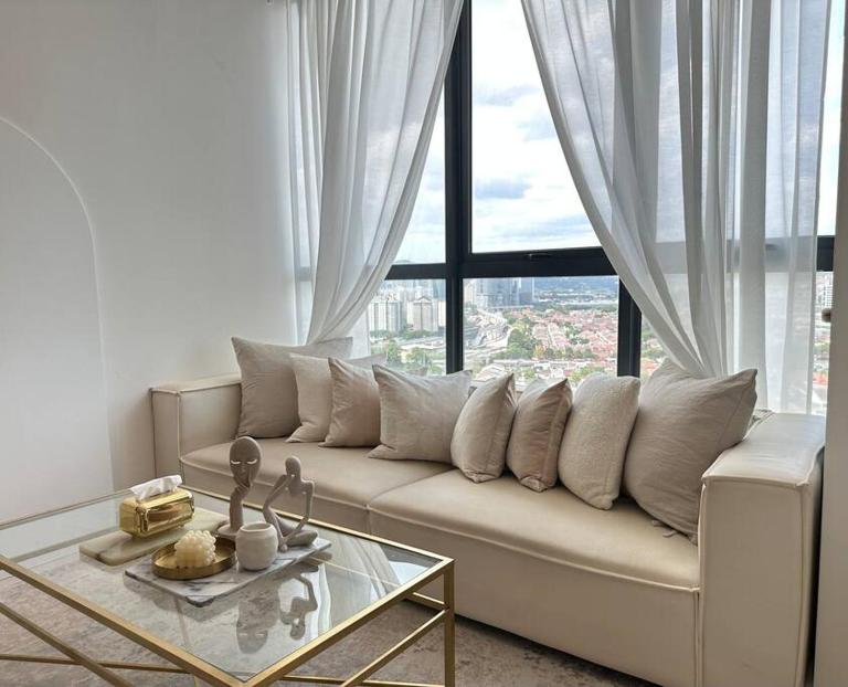 The Gilded Studio Petaling Jaya with city view - B&B Petaling Jaya