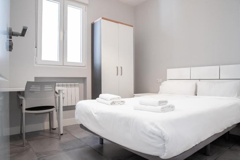 Luz y Diseño en Retiro - Apartamento de 4 Dormitorios - B&B Madrid