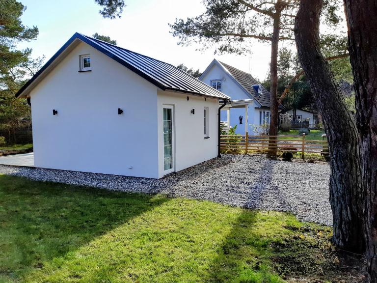 Tiny house for four 200 m from beautiful white sandy beach and 20 min from Malmö - with internet, Netflix and parking included - Ferienwohnung Höllviken