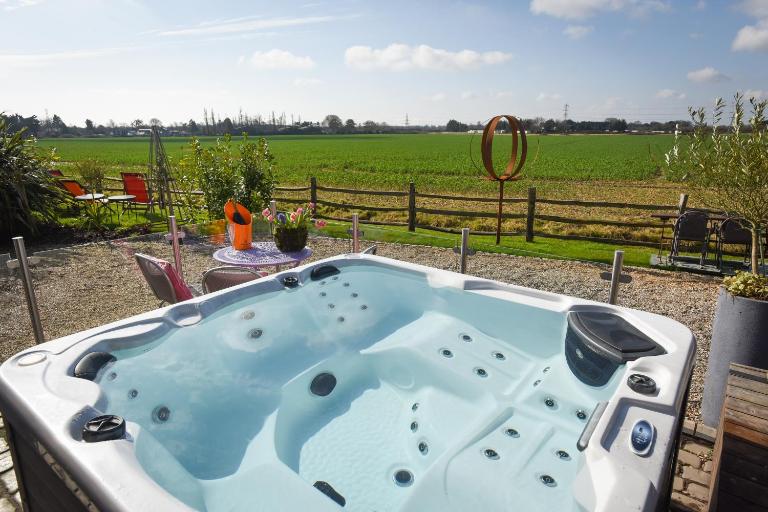 The Cow Shed - WOW Factor Countryside Retreat - B&B Westbourne