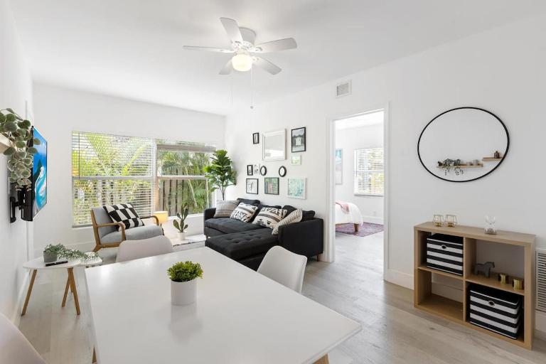 Charming 2 Bedroom Apartment in Victoria Park - B&B Fort Lauderdale