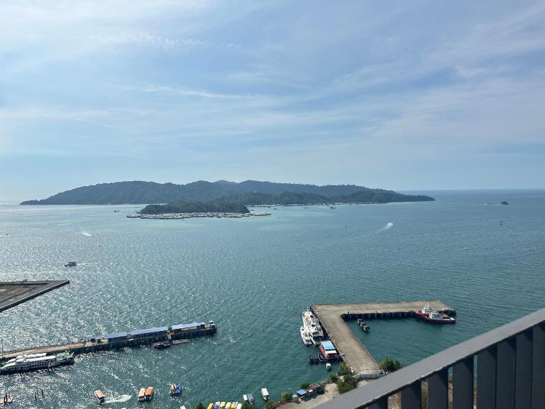 AJ Suites @ Jesselton Quay KK - B&B Kota Kinabalu