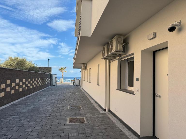 Thetis Apartments - B&B Furci Siculo
