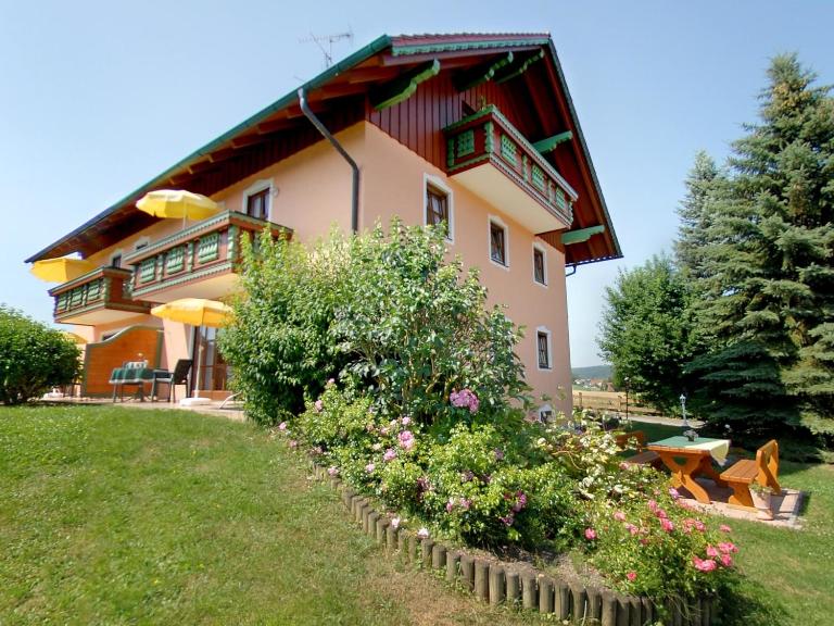 Ferienwohnung Cornelia - B&B Bad Birnbach