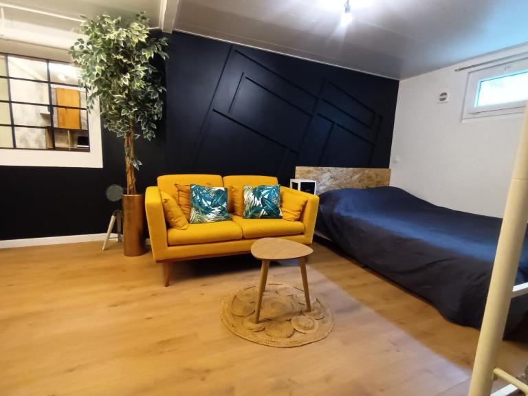 Studio cosy 2 à 4 pers parking privé - B&B Le Fresne-Camilly