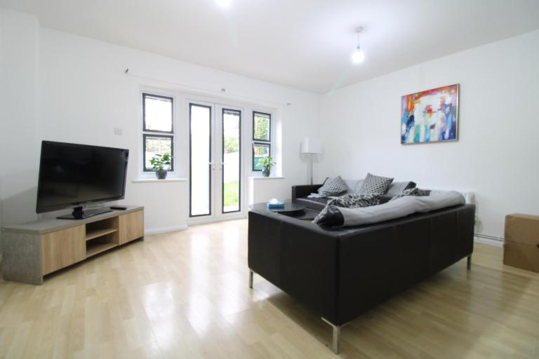 Immaculate Rooms Near Nine Elms & Battersea - B&B London