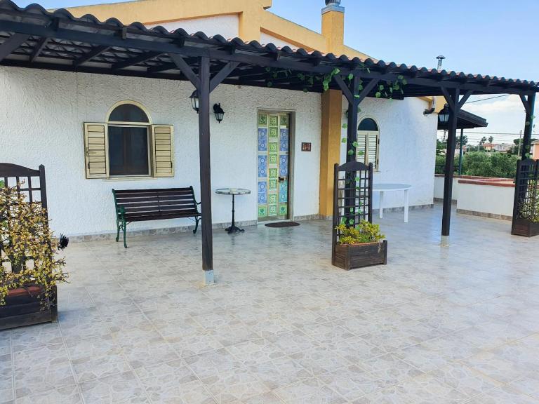 La Terrazza - 150m dal mare - [Ampia Terrazza Privata+Area Relax] - B&B Arenella