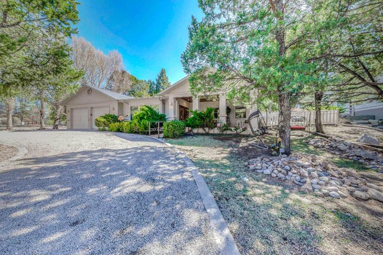 Charming Home w/ Patios, Near Ruidoso Downs Casino - B&B Ruidoso