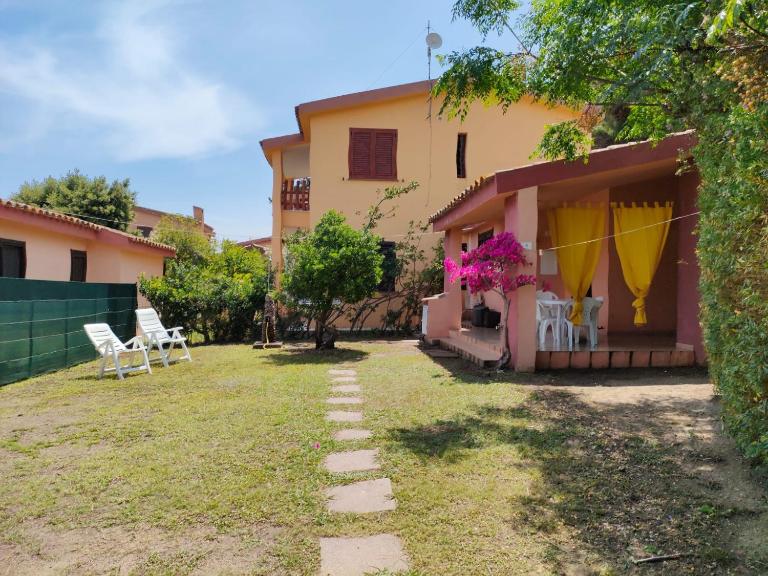 Villino Ginestre Basse - Home Holidays Costa Rei - Bed and Breakfast Costa Rei