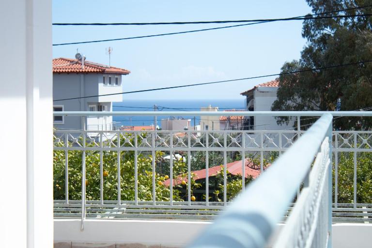 EMVI APARTMENTS IV seaview near airport - B&B Artémida