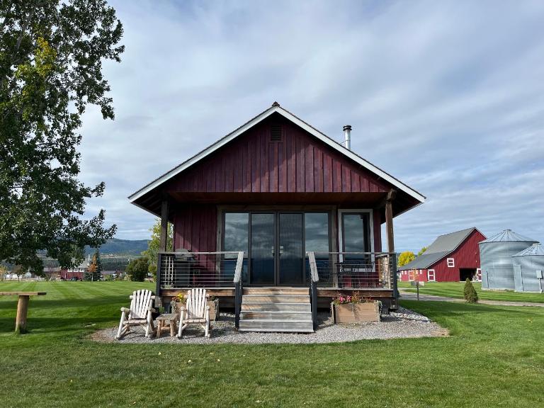 New Cabin with Spectacular Views of Flathead Lake. - B&B Somers