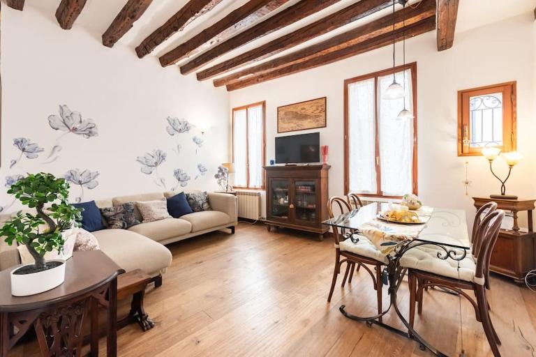 Ca' della Madoneta - Vista Canale - B&B Venecia