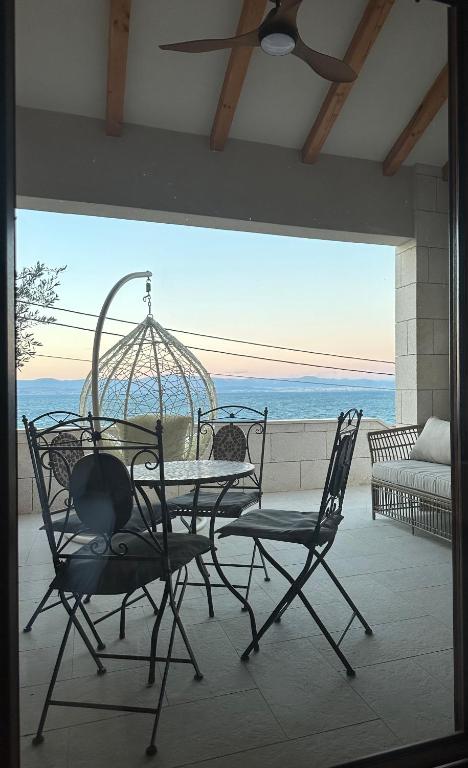 New Luxury Apartments at Villa A'more - by the Sea - Bed and Breakfast Stomorska