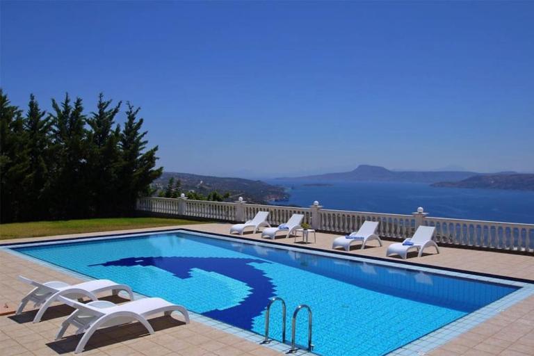 Villa Barbara: The Majestic View Villa - B&B Korakiés