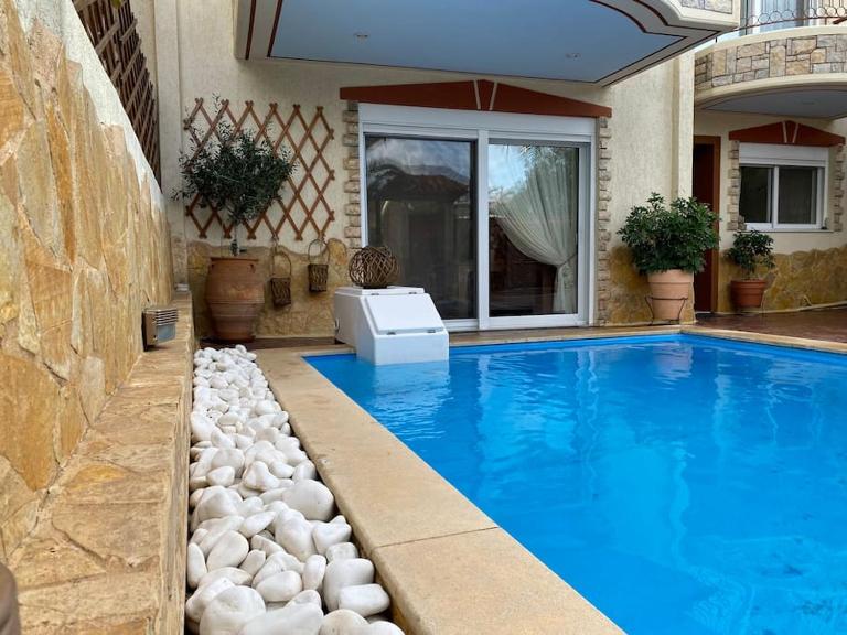 Pool Garden House near the Sea - B&B Vári