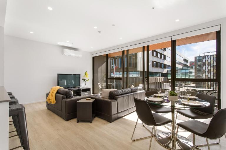 Heart of the CBD 2Bdrms 2Bthrms secure park - B&B Christchurch