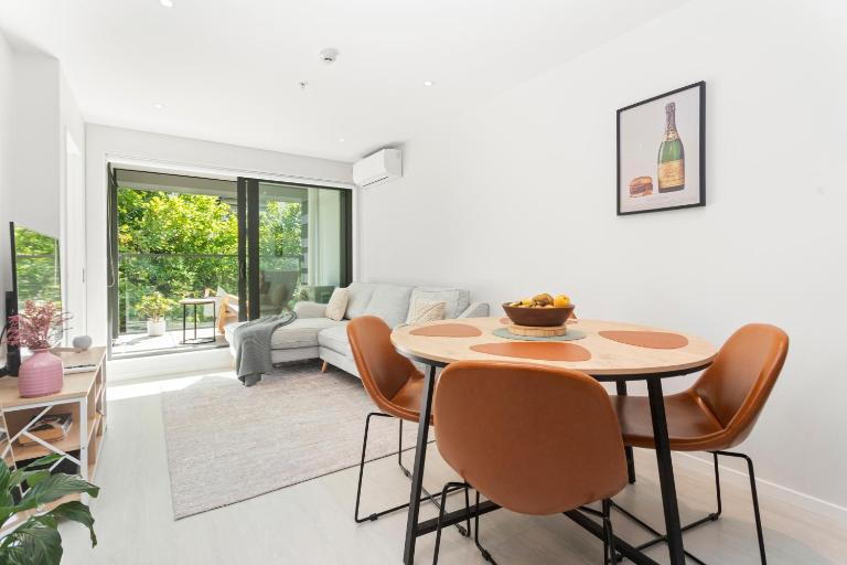 Feel at Home with Aircon, Pool, Gym, WiFi - B&B Auckland