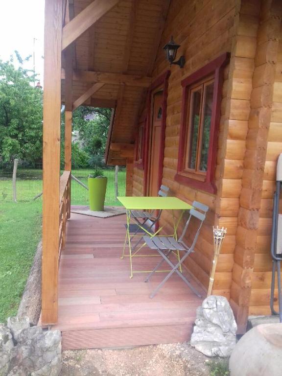 Le petit chalet jurassien - B&B Jouhe
