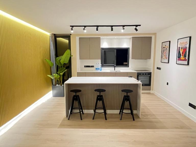 Modern 2bed in the centre - B&B Nicosia