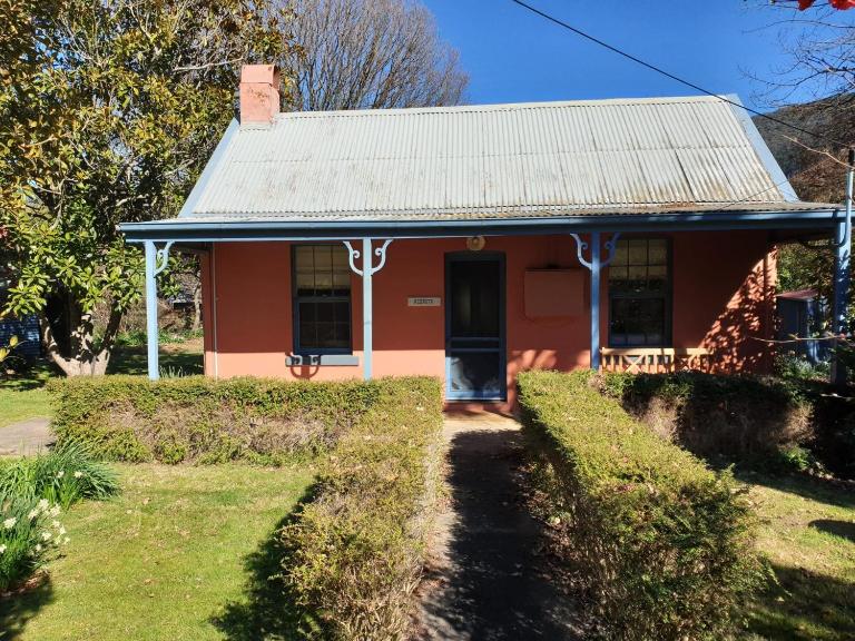 Redruth - 2 bedroom cottage situated in wandiligong - Bed and Breakfast Wandiligong