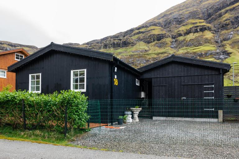 Tranquil Village Retreat / Tjørnuvík - B&B Tjørnuvík