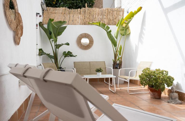 Stylish Apartment with Terrace for Couple or Family - B&B Barcelona