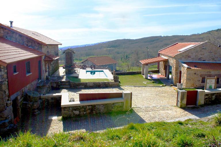 Casa Entre-Palheiros e Casa do Canastro - B&B Montalegre