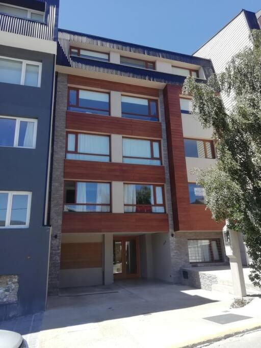 Hermoso y tranquilo departamento residencial - Ferienwohnung Bariloche