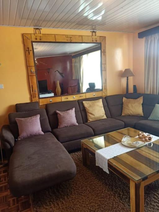 KAREN 2BR Fully furnished apt NAIROBI KENYA - Chambres d'hôtes Nairobi