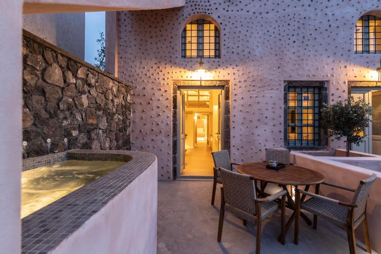 Frescoes Luxury Suites By KB Hospitality - B&B Mesariá