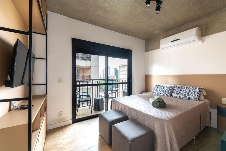 83 New studio next Paulista Av, fast wifi and balcony - B&B São Paulo